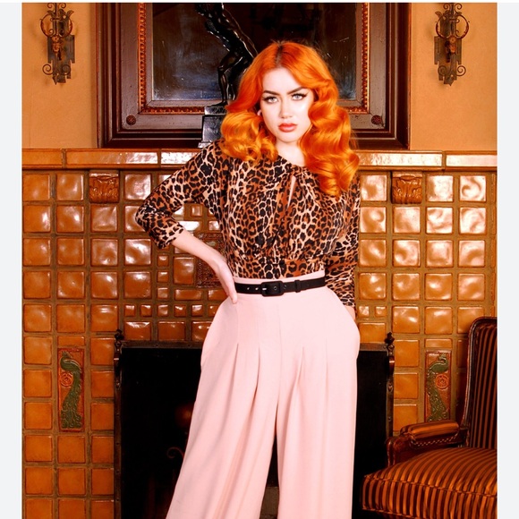 EUC Pinup Couture Malia Leopard top - Picture 5 of 6